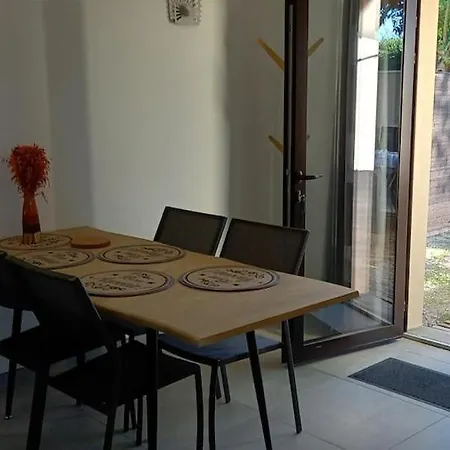Daire Maison Confort Avec Jardin Pour 4 Personnes *