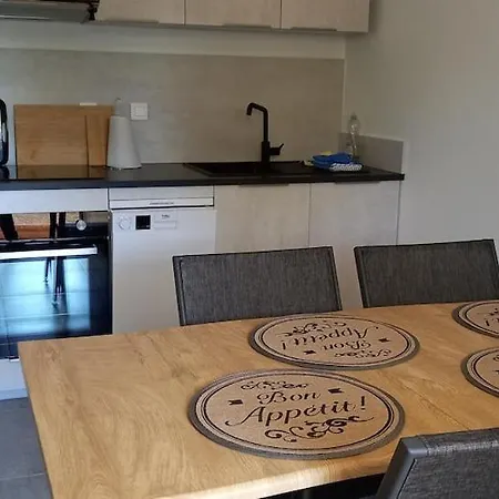 Maison Confort Avec Jardin Pour 4 Personnes Daire Buzignargues