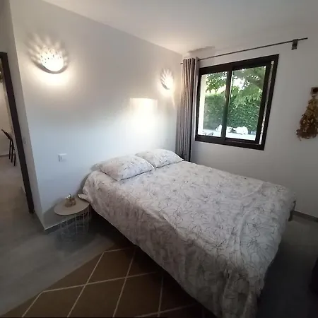 Maison Confort Avec Jardin Pour 4 Personnes Buzignargues