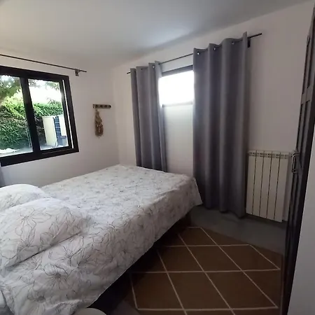 Maison Confort Avec Jardin Pour 4 Personnes Buzignargues