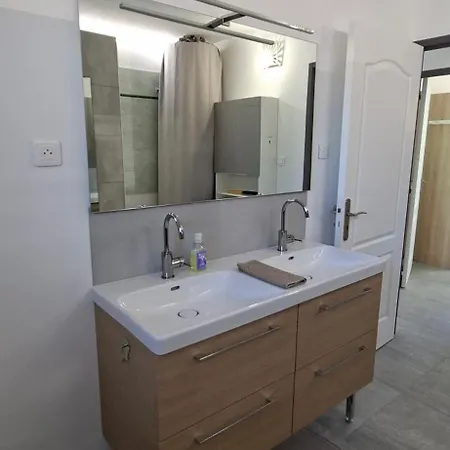 Διαμέρισμα Neuf Equipe - 2 Chambres, Jardin Privatif, Clim & Parking *