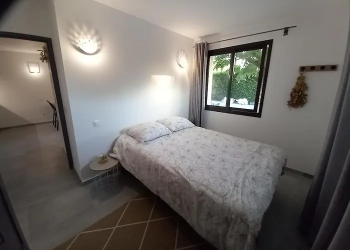 Maison Confort Avec Jardin Pour 4 Personnes Buzignargues