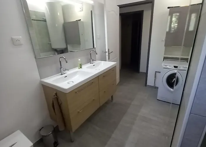 Apartment Maison Confort Avec Jardin Pour 4 Personnes Buzignargues